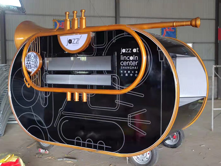 Musical instrument dining car
