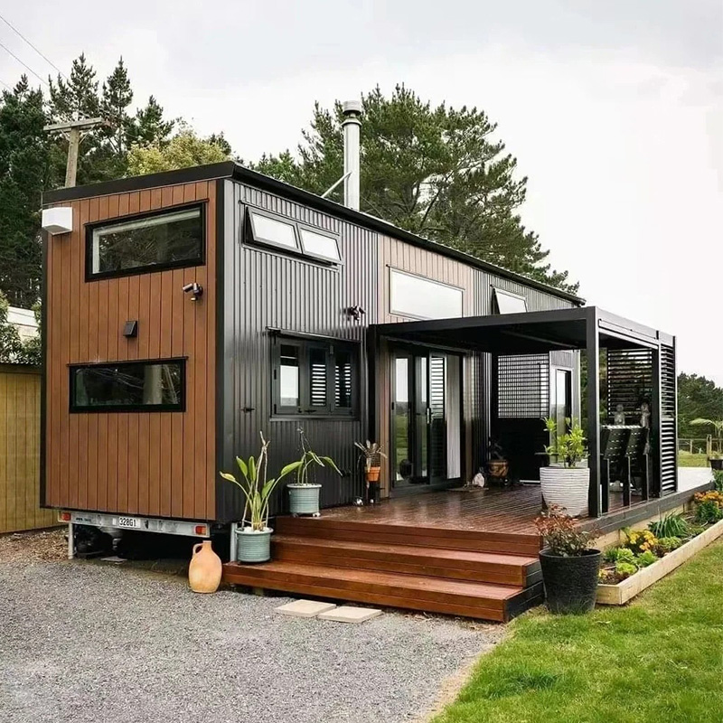 Living container house