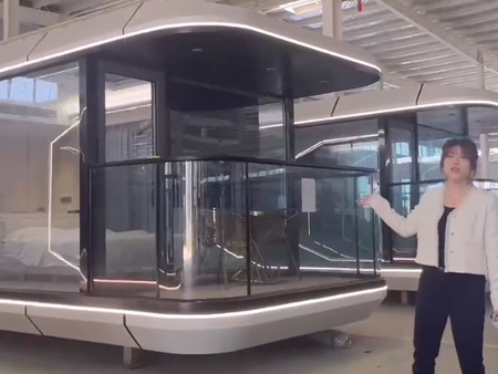 Mobile capsule home workshop